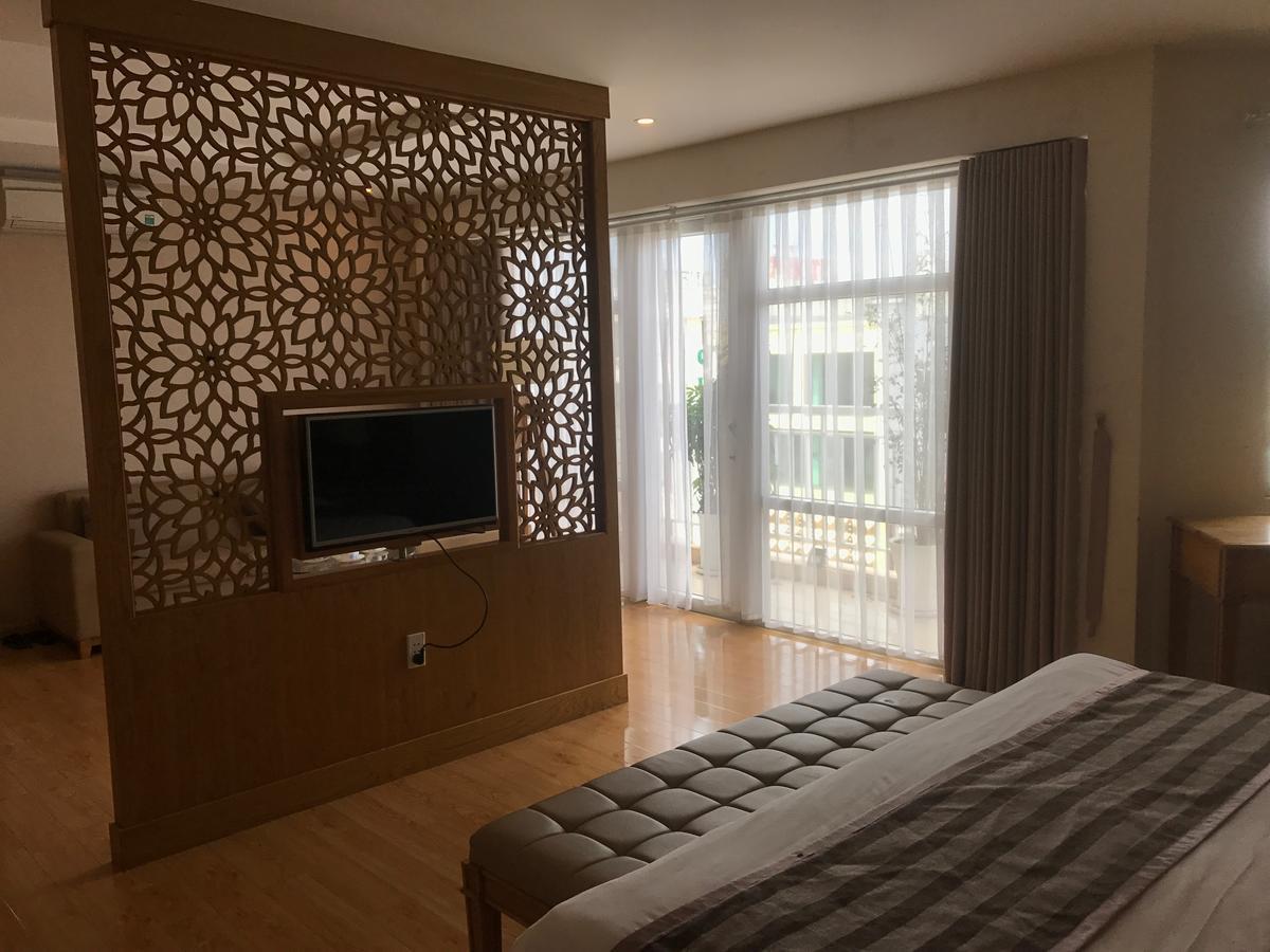 Elegant Hotel เปลกู ภายนอก รูปภาพ
