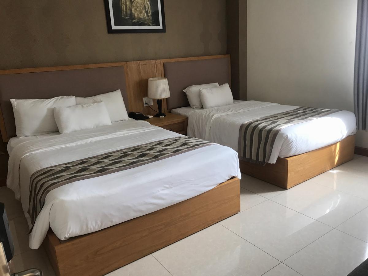 Elegant Hotel เปลกู ภายนอก รูปภาพ