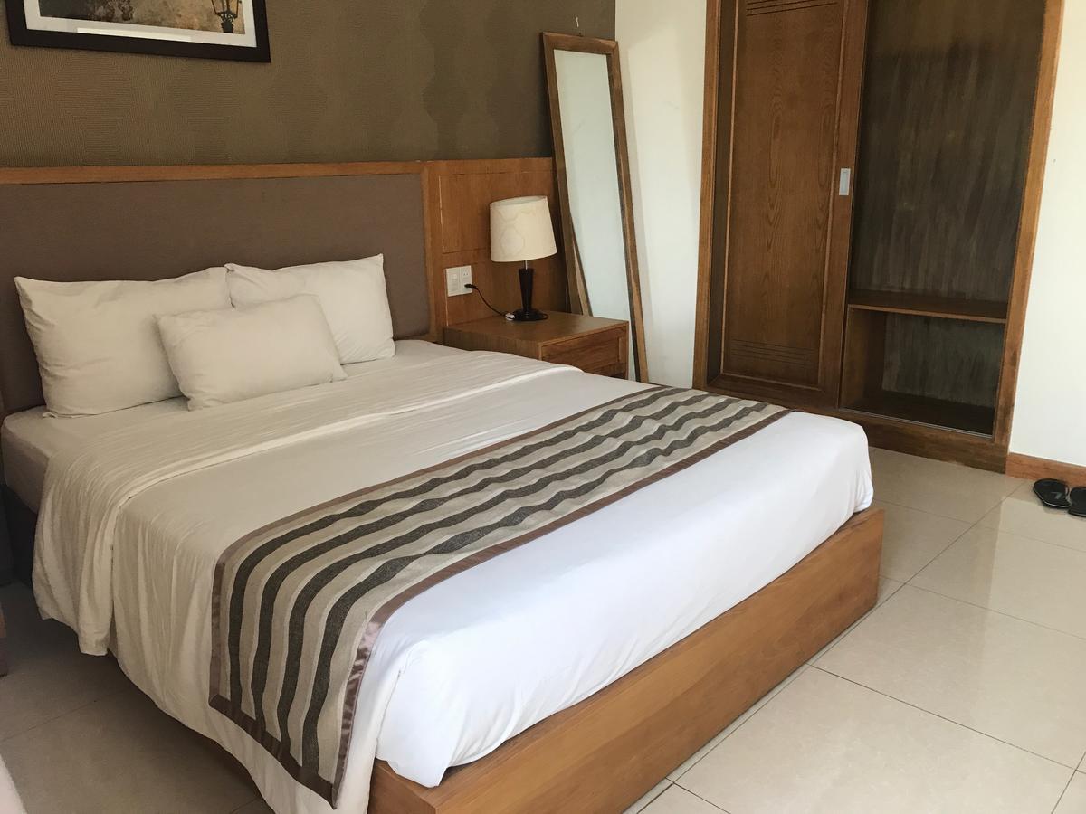 Elegant Hotel เปลกู ภายนอก รูปภาพ