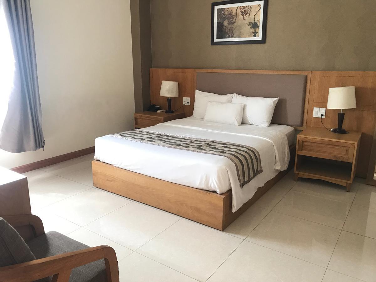 Elegant Hotel เปลกู ภายนอก รูปภาพ
