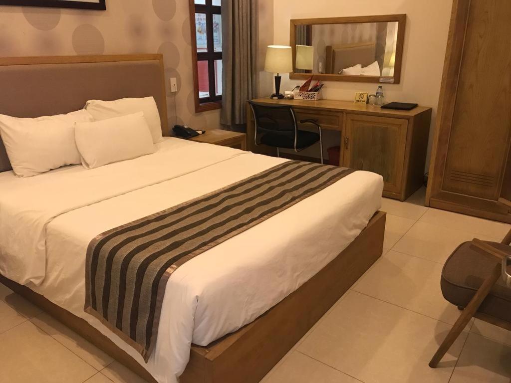 Elegant Hotel เปลกู ภายนอก รูปภาพ